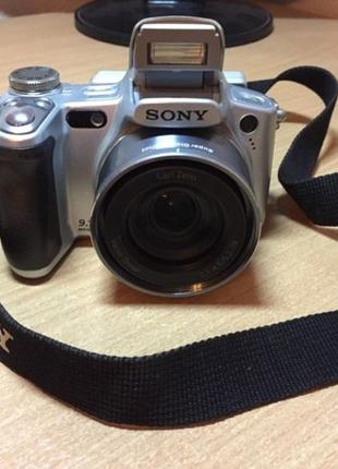 Срочно продам фотоаппарат SONY DSC-H50 Silver
