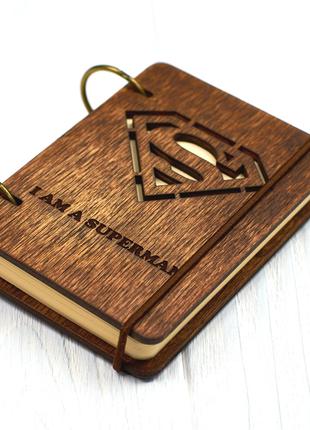Блокнот деревянный А7 Супермен из фанеры Темный на кольцах