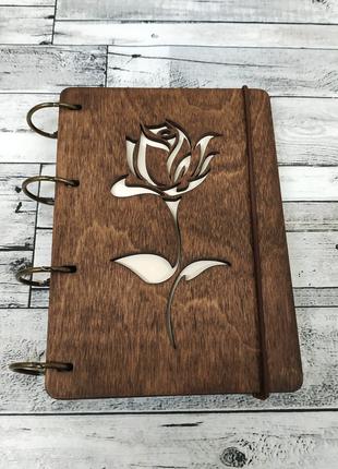 Блокнот деревянный А6 Роза из фанеры Темный 60 листов