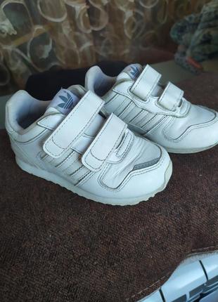 Кроссовки adidas