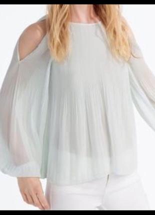 Нежно мятная свободная плиссированная блуза zara
