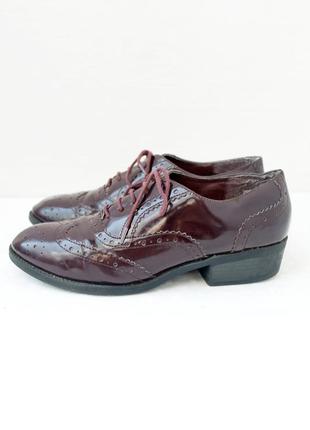Стильні брендові лакові туфлі, броги "new look". розмір uk 7/e...