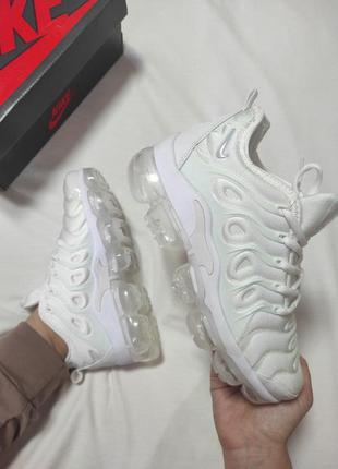 Vapormax plus hot sale white kids