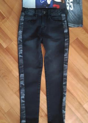 Стильные джинсы с лампасами от george 7-8лет