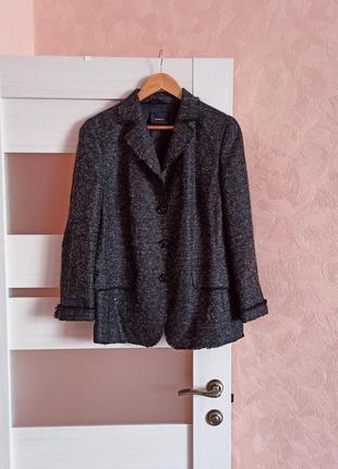 Яркий ангоровый шерстяной пиджак akris с шелковой подкладкой