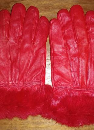 Женские кожаные перчатки с опушкой