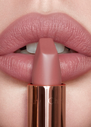 Помада для губ charlotte tilbury matte revolution lipstick - p...