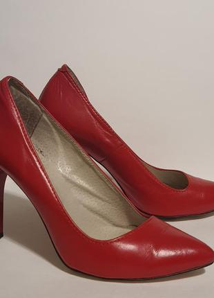 Жіночі шкіряні туфлі на шпильці vinata 36 eu