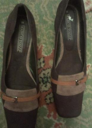 Туфли замшивые коричневого цвета marco tozzi