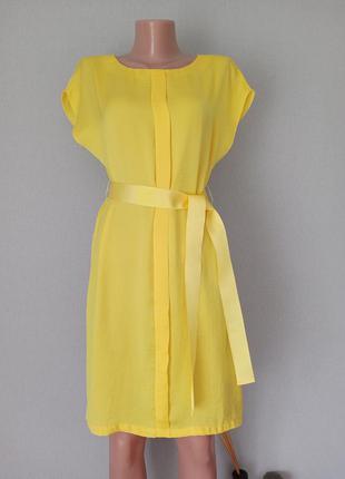 Яркое жёлтое платье на лето