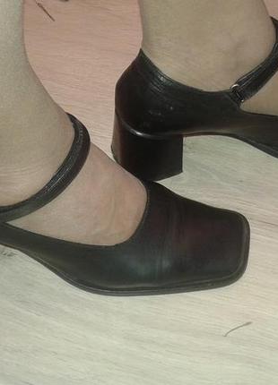 Туфли на широком каблуке c квадратным носком р 38 италия винтаж