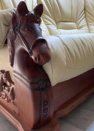 Кожаный элитный комплект на дубе с резьбой лошади Oskar