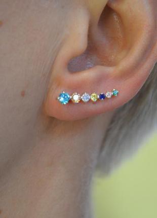 Сережки вдоль мочки уха с цветными камнями
