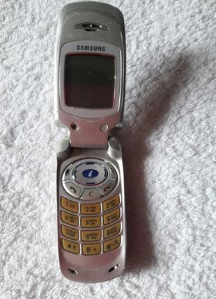 Мобильный телефон на запчасти Samsung и Nokia