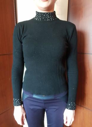 Черный свитер женский