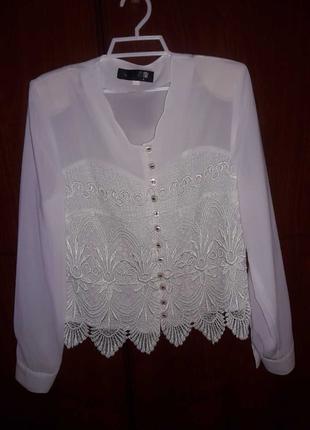 Белая блуза с гипюром в отличном состоянии