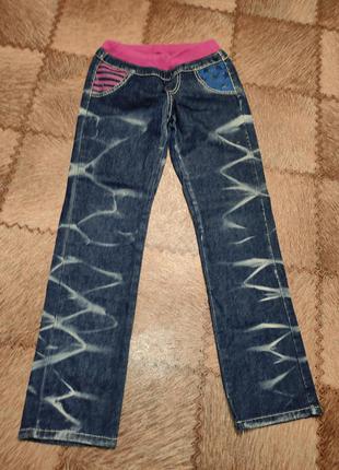 Лёгкие джинсы с потёртостями на резинке р 134-140 на 9-11лет