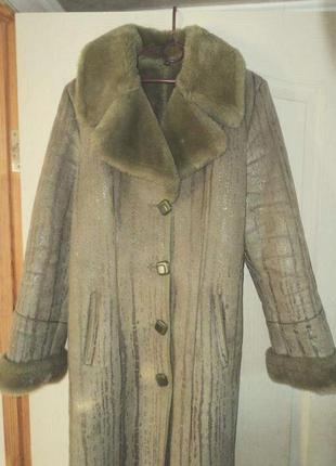 Тепле жіноче пальто на хутрі з капюшеном (дублянка). лот 401