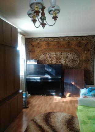 В продаже двухкомнатная квартира в Малиновском районе на Космо...
