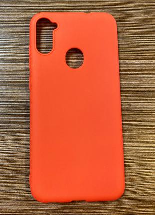 Чехол-накладка на телефон Samsung M11 красного цвета