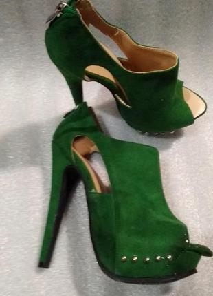 Распродажа rainbow фирменные босоножки зелёные туфли