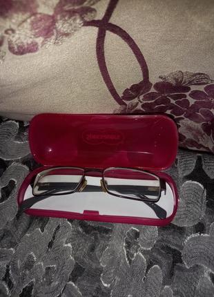 Футляр и очки фирменные "specsavers "