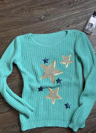Стильный свитер бирюзового цвета