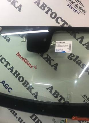 Лобовое стекло Jeep Renegade 2014- Джип Ренегат Заднее Автостекла