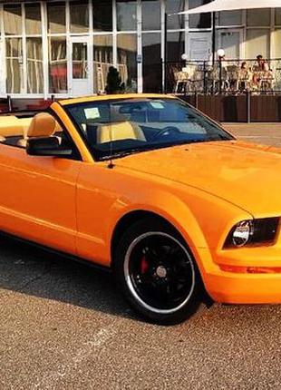 159 Кабріолет Ford Mustang GT помаранчевий