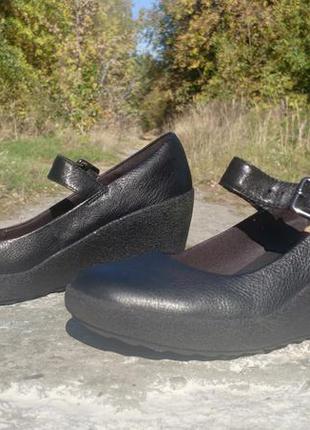 Жіночі туфлі clarks active air