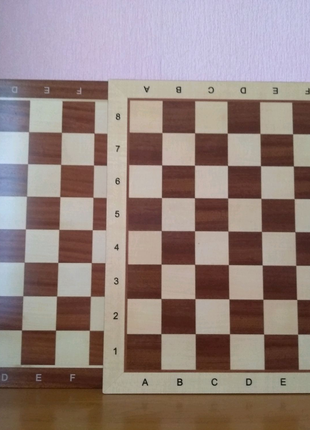 Деревяна велика шахматна дошка