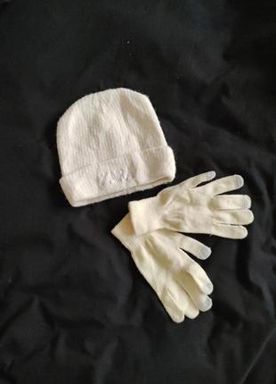 Шапка и перчатки комплект