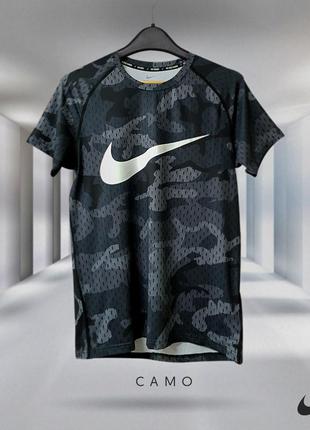 Брендовий спортивна футболка nike - dry fit. camo