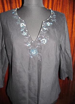 Блузка с вышивкой