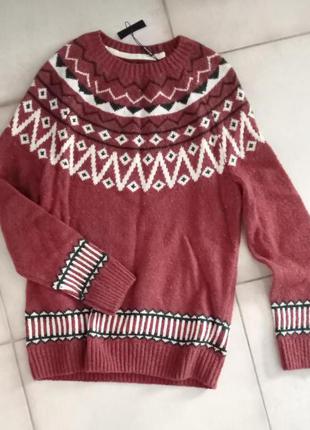 Теплый зимний свитер c орнаментом