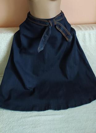 В ідеалі!якісна стрейчева модна юбка+пояс у подарунок р.18.