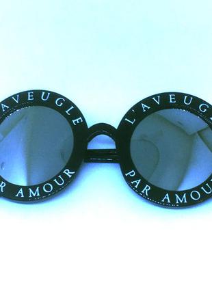 Крутые солнцезащитные очки l'aveugle par amour