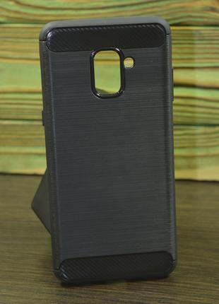 Защитный чехол на Samsung A8 Plus 2018 карбон черный