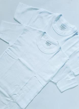 Біла футболка, базова