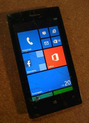 Телефон Nokia Lumia 520