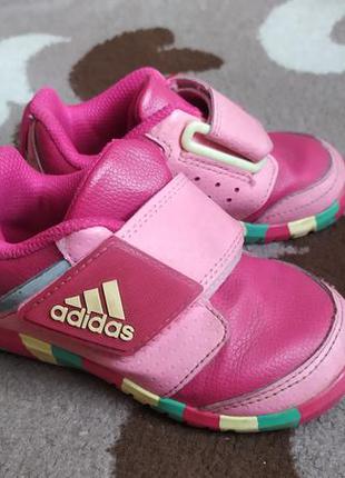 Adidas кроссовки на девочку 21 размер