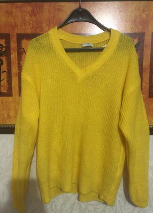 Желтый свитер полувер