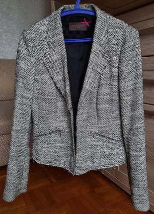 Стильный пиджак на осень s.oliver