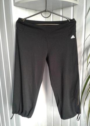 Спортивные штаны adidas укороченные черные бриджи женские р s-м