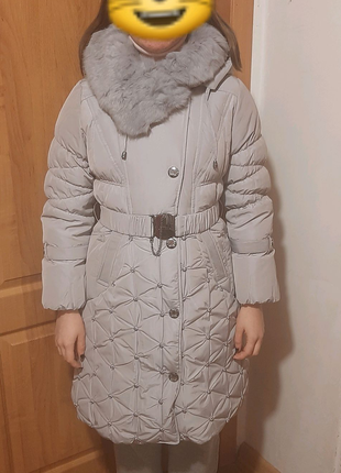 Зимове пальто (пуховик) для дівчинки.