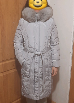 Пальто зимове з синтепоновим наповнювачем для дівчинки.