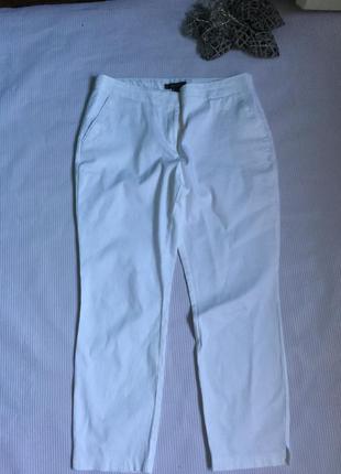 Крутые белые брюки