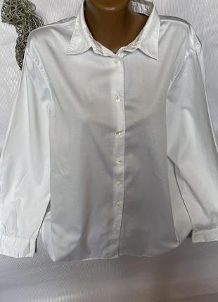 Крутая белая рубашка