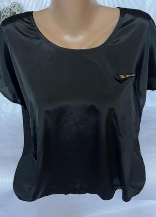 Базовая чёрная футболка блуза