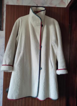 Пальто из шерсти ламы альпаки